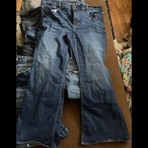 American Eagle Hi rise artist flare. 20 short